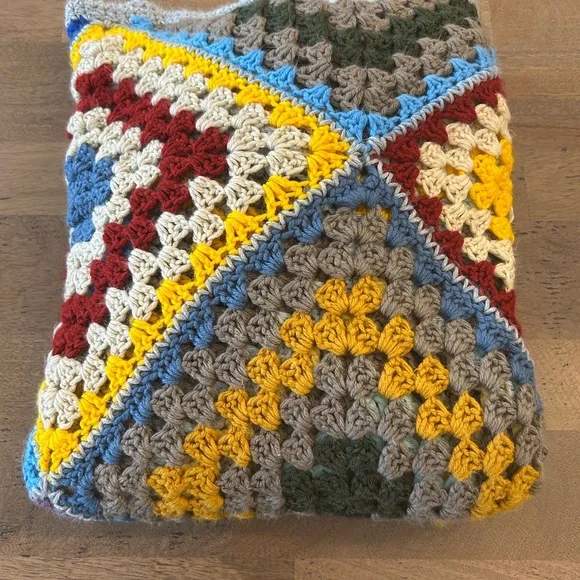 Stunning Vintage Crochet Blanket - Picture 2 of 6